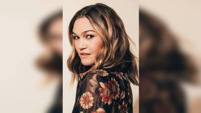 Julia Stiles To Make Feature Directing Debut With ‘Wish You Were Here’ - deadline.com