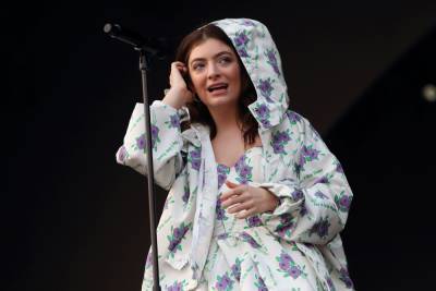Lorde Says ‘Only A Handful’ Of People Can Understand What Billie Eilish Is Going Through As A Teenage Star - etcanada.com