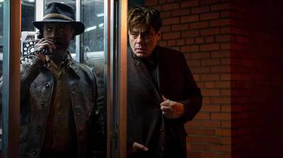 ‘No Sudden Move’ Review: Don Cheadle and Benicio Del Toro in Steven Soderbergh’s Playfully Dark ’50s Noir - variety.com