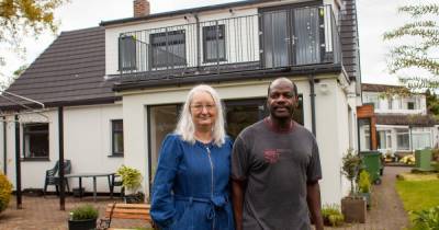 Stockport couple save a fortune on gas bills by transforming the sixties bungalow branded a 'piece of s***' - www.manchestereveningnews.co.uk