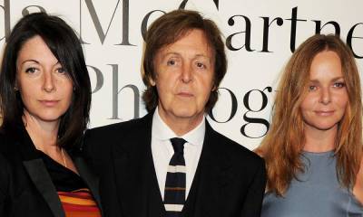 Paul McCartney serenaded by daughters in rare family footage - hellomagazine.com