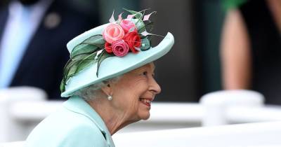 Queen smiles as she attends Royal Ascot in mint green outfit - www.ok.co.uk