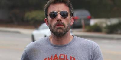 Ben Affleck Shows Off His Muscles As He Picks his Son Up from Swim Practice - www.justjared.com - Santa Monica