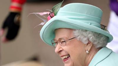 Queen beams as she returns to Ascot after COVID-19 hiatus - abcnews.go.com