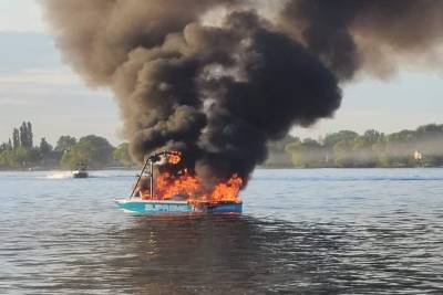 Boat catches fire after owners allegedly harass people flying Pride flags - www.metroweekly.com - Washington