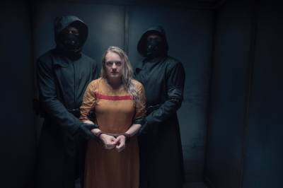 Elisabeth Moss Delivers Another Bravura ‘Handmaid’s Tale’ Performance, But the Show Needs to Look Beyond Her Gaze (Column) - variety.com