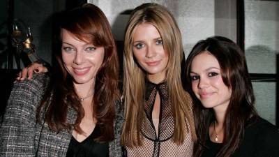 Rachel Bilson and Melinda Clarke React to Mischa Barton's 'Perplexing' Comments About Her 'O.C.' Exit - www.etonline.com