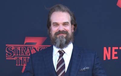 David Harbour Talks ‘Stranger Things 4’, ‘Black Widow’ & Getting Married To Lily Allen - etcanada.com