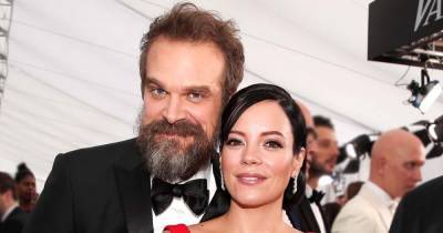 David Harbour Explains How Lily Allen’s Daughters Convinced Him to Marry Her During the Pandemic - www.usmagazine.com