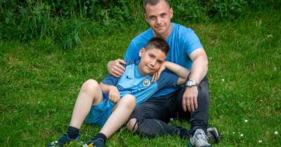 'I'm going to be the dad he deserves' - Boy, 7, being raised by older brother after both parents tragically die within 12 months - www.manchestereveningnews.co.uk - Manchester