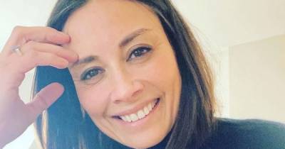 Melanie Sykes floors fans with throwback photo of her 'handsome' dad - www.manchestereveningnews.co.uk