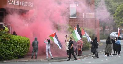 Three arrested and four injured in protest outside Oldham factory - www.manchestereveningnews.co.uk - county Oldham - Israel