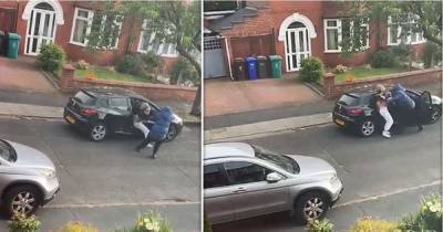 Three arrests after young mum dragged from car at knifepoint in Gorton as toddler son sat in the back - www.manchestereveningnews.co.uk - Manchester