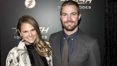 'Arrow' star Stephen Amell kicked off flight after heated argument with wife - www.foxnews.com - Los Angeles - county Delta