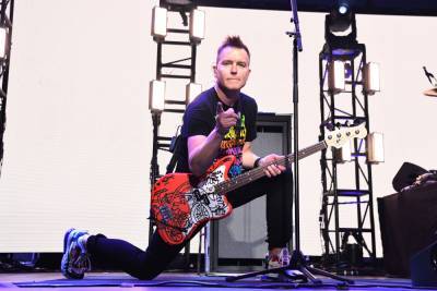 Blink-182’s Mark Hoppus Reveals He’s Battling Cancer: ‘It Sucks And I’m Scared’ - etcanada.com