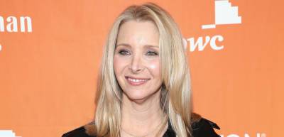Lisa Kudrow Looks Back on Being Fired from 'Frasier' Days Before Landing 'Friends' Role - www.justjared.com