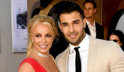 Britney Spears & Sam Asghari Are Forced to Live 'As a Couple Under Curfew' - www.justjared.com