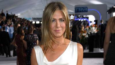 Jennifer Aniston Brainstorms a 'Friends' Quarantine Episode - www.etonline.com