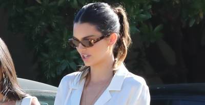 Kendall Jenner Shows Off Some Major Skin at Lunch in Malibu - www.justjared.com - Malibu