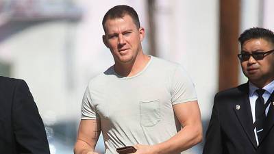 Channing Tatum Goes Shirtless Looks Incredibly Ripped In New Beach Pic With Daughter Everly - hollywoodlife.com