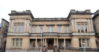 Yob caught with blade claimed he was decorating - www.dailyrecord.co.uk - Scotland