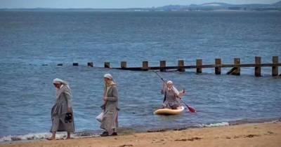 Thrill-seeking nun paddle boards at Edinburgh beach leaving locals stunned - www.dailyrecord.co.uk - Poland