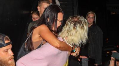 Megan Fox Gets a Piggyback Ride from Machine Gun Kelly During Their Night Out - www.justjared.com