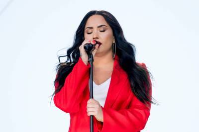 Demi Lovato Came Out As Non-Binary To Their Family Last Year - etcanada.com