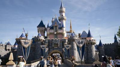 Disneyland & Disney California Adventure Reintroduce Single Rider Lines – Report - deadline.com - California - Indiana