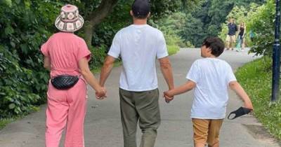 Orlando Bloom shares sweet snap with fiancée Katy Perry and son Flynn - www.msn.com - Britain