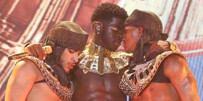 Lil Nas X Claps Back at Criticism After Kissing a Male Backup Dancer at the 2021 BET Awards - www.justjared.com