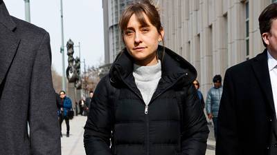 Allison Mack: 5 Things To Know About Actress Who Pleads For No Jail Time In NXIVM Case - hollywoodlife.com