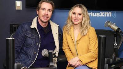 Kristen Bell Says She and Dax Shepard 'Talk S--t About Each Other' in Therapy - www.glamour.com