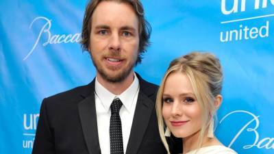 Kristen Bell Says She and Dax Shepard Go to Therapy Separately to 'Talk Sh*t' About Each Other - www.etonline.com