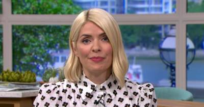 Holly Willoughby gushes over ‘gorgeous’ Love Island star Brad McClelland - www.dailyrecord.co.uk