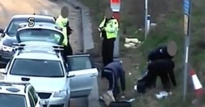Police turn around drivers seen dumping rubbish on M6, give them a 20 mile escort and make them pick it back up - www.manchestereveningnews.co.uk