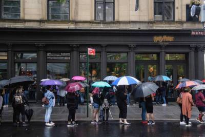 Harry Potter fans wait hours in the rain for NYC store opening - nypost.com