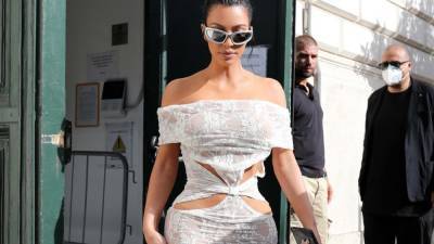 Kim Kardashian - Kate Moss - Tracy Romulus - Kim Kardashian Wears Lace Cut-Out Dress for Visit to the Vatican With Kate Moss - etonline.com - Vatican - city Vatican