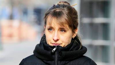 Allison Mack Sentenced To 3 Years In Prison For Crimes In NXIVM Sex Cult Case - hollywoodlife.com - New York