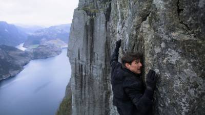 ‘Mission: Impossible 7’ Halts Production for 2 Weeks After Positive Coronavirus Test - thewrap.com - Hollywood