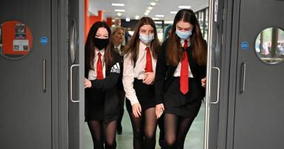 Scot schoolgirls reprimanded for not wearing tights despite soaring temperatures - www.dailyrecord.co.uk - Scotland