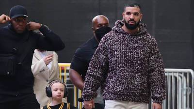 Drake’s Son Adonis, 3, Rocks A Lakers Jersey Holds Hands With Dad At NBA Playoff Game - hollywoodlife.com - Los Angeles - Jersey - county Hand