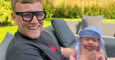 TOWIE’s Tommy Mallet furious as troll falsely accuses him of strangling his new baby - www.msn.com
