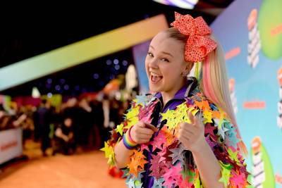 JoJo Siwa says she won’t be forced to kiss man in movie ‘Bounce’ - nypost.com