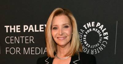 Lisa Kudrow forgot the words to 'Smelly Cat' before 'Friends' reunion - www.wonderwall.com