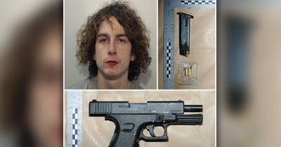 The gun and ammo found by cops after teenager being chased hurled manbag into garden - www.manchestereveningnews.co.uk