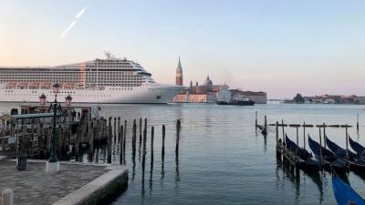 Cruise ships restart in Venice; protesters decry their risks - abcnews.go.com - Italy