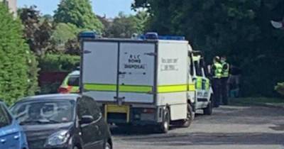 Bomb squad race to Edinburgh street after unexploded device found in garden shed - www.dailyrecord.co.uk