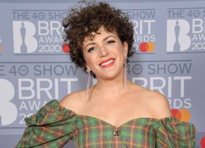 Annie Mac’s body-positive message for her 18-year-old self is one to live by - evoke.ie