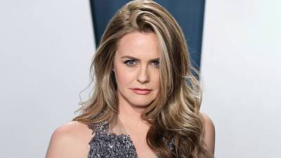 Alicia Silverstone Enters TikTok By Hilariously Recreating Iconic ‘Clueless’ Moment - deadline.com